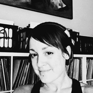 Curated streetwear styles both new and some preloved. RVA, USA. #turnstylerva